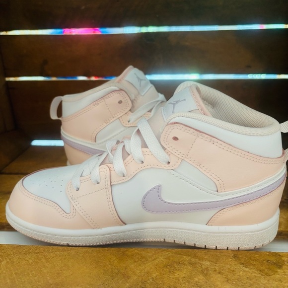 Nike Air Jordan Mid Sneakers in Peach and Lavender 3Y new - Picture 4 of 8